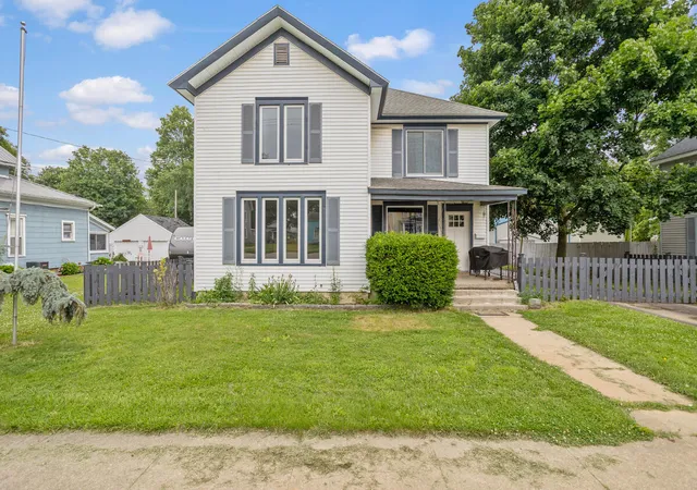 Photo 2 of Single family home for sale at 114 W Leigh St, Homer, MI 49245 | MLS# 64026033025 | Listing updated on 2026-08-22