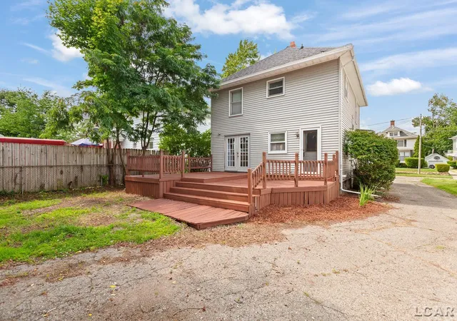 Photo 3 of Single family home for sale at 501 Harwood St, Jackson, MI 49203 | MLS# 56050213418 | Listing updated on 2026-09-17