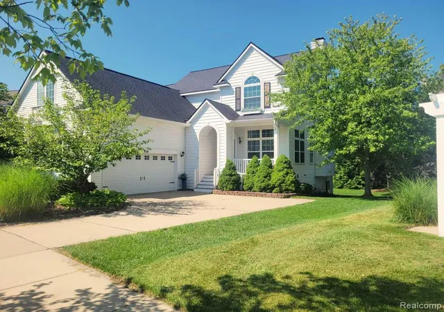 Photo 1 of Sale Pending at 124 Champlain Blvd, Howell, MI 48843 | MLS# 20261049849 | Listing updated on 2026-07-31