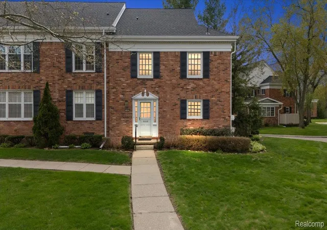 Photo 1 of Condo for sale at 1000 Trailwood Path, Bloomfield Hills, MI 48301 | MLS# 20261049858 | Listing updated on 2026-07-14