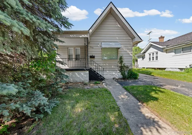 Photo 2 of Single family home for sale at 2058 Cartier St, Flint, MI 48504 | MLS# 20261049859 | Listing updated on 2026-07-06