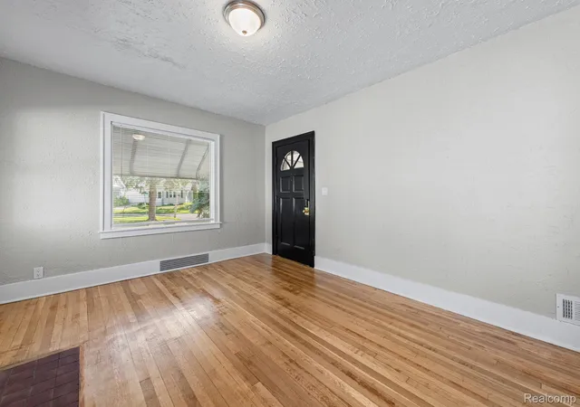 Photo 3 of Single family home for sale at 2058 Cartier St, Flint, MI 48504 | MLS# 20261049859 | Listing updated on 2026-07-06