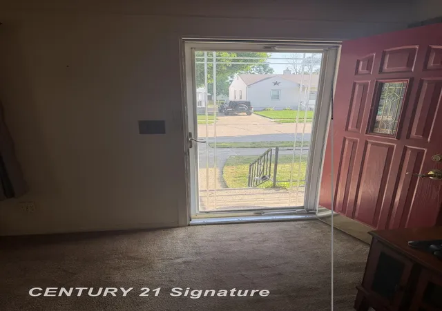 Photo 4 of Single family home for sale at 658 E Coy Ave, Hazel Park, MI 48030 | MLS# 5050213428 | Listing updated on 2026-07-06