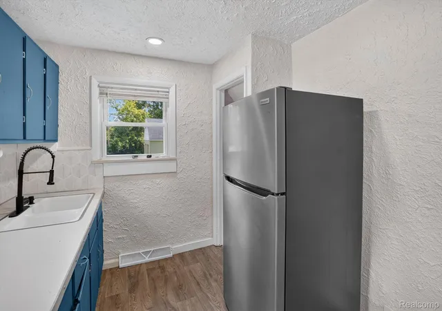 Photo 1 of Sale Pending at 3901 Lowcroft Ave, Lansing, MI 48910 | MLS# 20261049877 | Listing updated on 2026-08-01