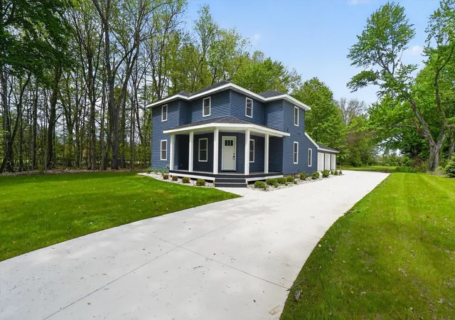Photo 3 of Single family home for sale at 5581 E Main St, Kalamazoo, MI 49048 | MLS# 66026033054 | Listing updated on 2026-09-04