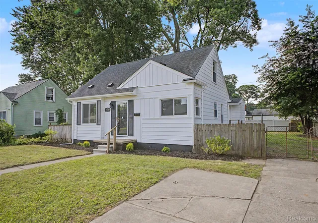3rd image of 31765 Brown St, Garden City, MI 48135 | MLS# 20261049884