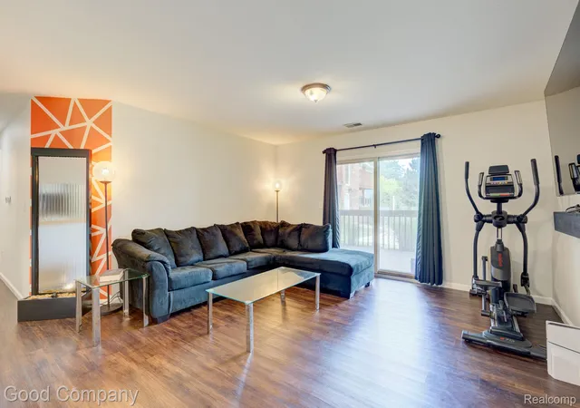 Photo 2 of Condo for sale at 1525 Harbour Ct #73, Trenton, MI 48183 | MLS# 20261049890 | Listing updated on 2026-09-17