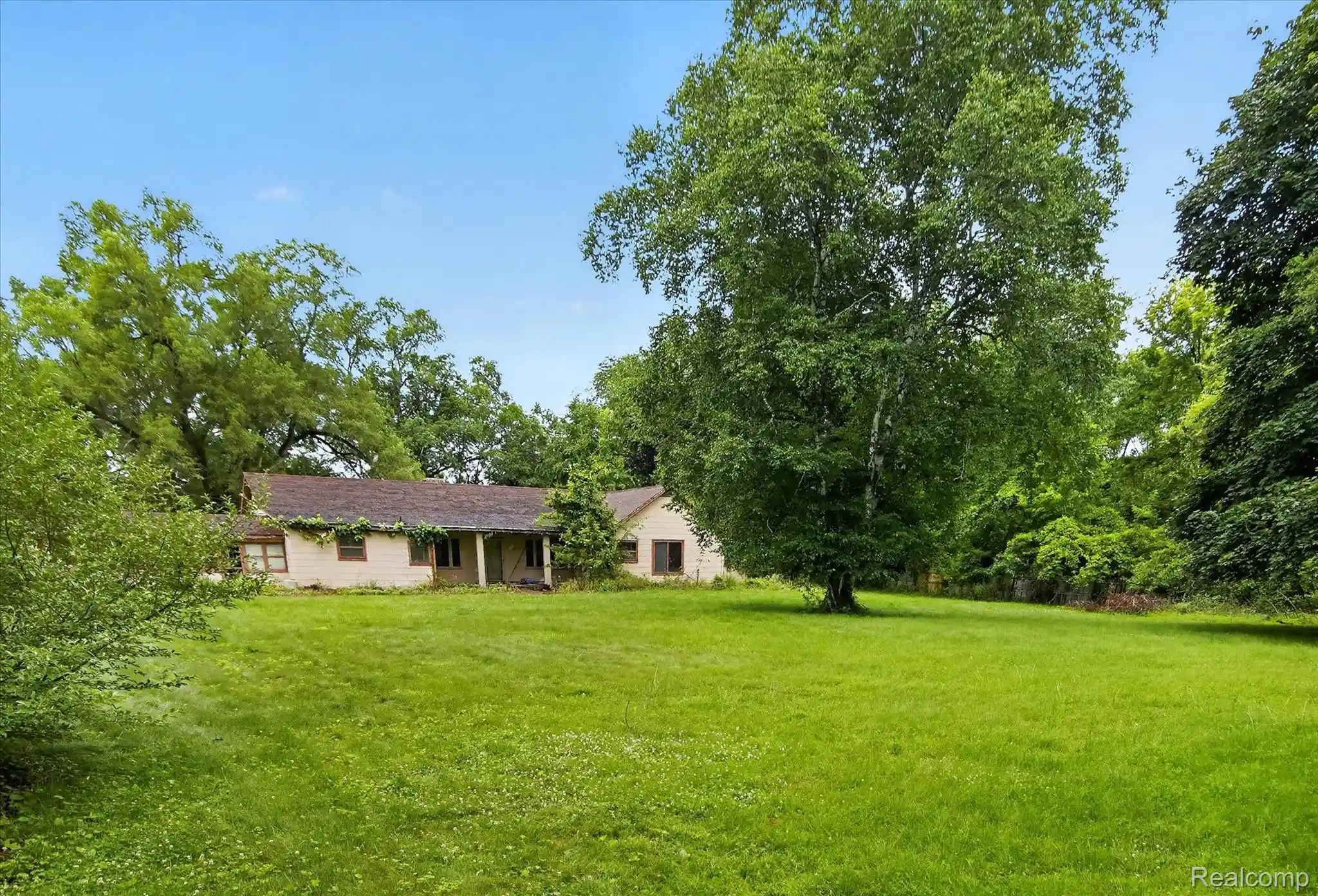Photo 1 of Sale Pending at 27483 Pontiac Trl, South Lyon, MI 48178 | MLS# 20261049892 | Listing updated on 2026-09-23