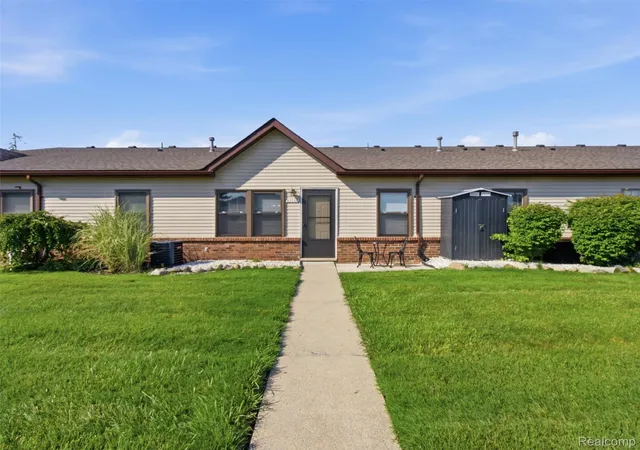 Listing Photo 1 - Condo for sale in building located at 23648 Cottrell St, Clinton Township, MI 48035