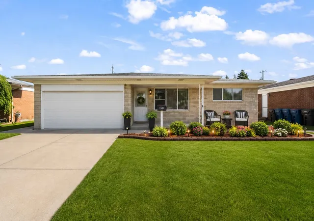 2nd image of 14358 Talbot Dr, Warren, MI 48088 | MLS# 81026033079