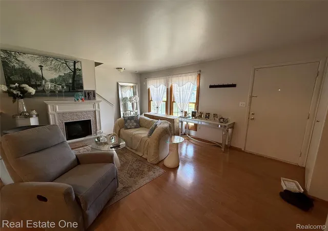Listing Photo 4 - Condo for sale in building located at 2768 Glenbridge Ct, Ann Arbor, MI 48104