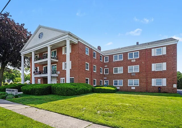 Condo for sale at 1249 Lakeshore Dr #115, Muskegon, MI 49441 | MLS# 71026033088