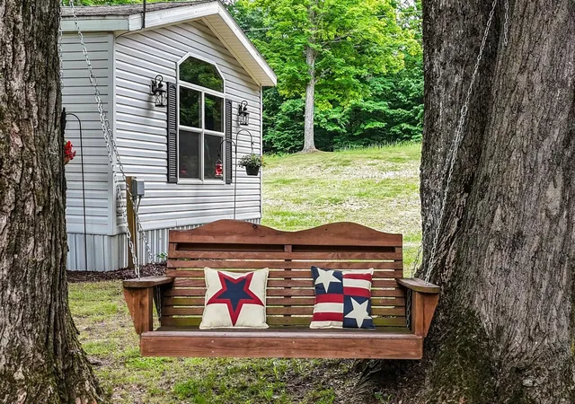 2nd image of 7346 Traverse Rd, Thompsonville, MI 49683 | MLS# 78080070481