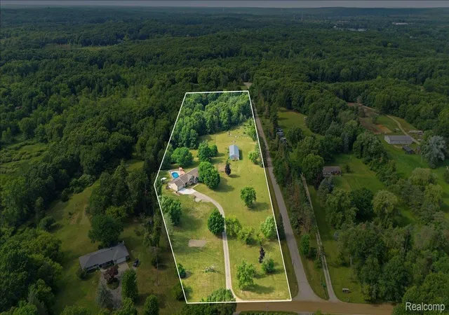 Photo 4 of Single family home for sale at 1350 Bald Eagle Lake Rd, Ortonville, MI 48462 | MLS# 20261049951 | Listing updated on 2026-09-27