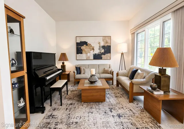 Photo 4 of Single family home for sale at 6925 Elm Park Dr, Troy, MI 48098 | MLS# 20261049955 | Listing updated on 2026-10-21
