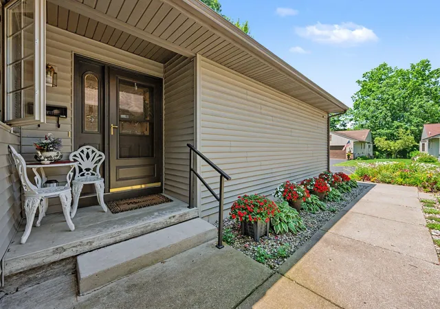 Listing Photo 4 - Condo for sale in building located at 832 Highbanks Dr, Allegan, MI 49010-1697 - Unit #19