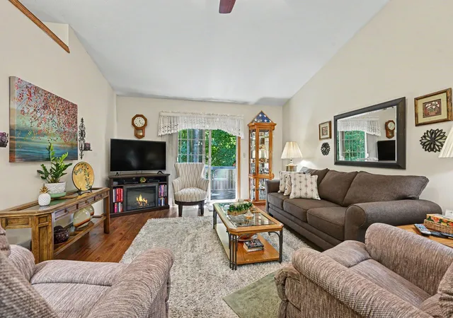 Listing Photo 5 - Condo for sale in building located at 832 Highbanks Dr, Allegan, MI 49010-1697 - Unit #19