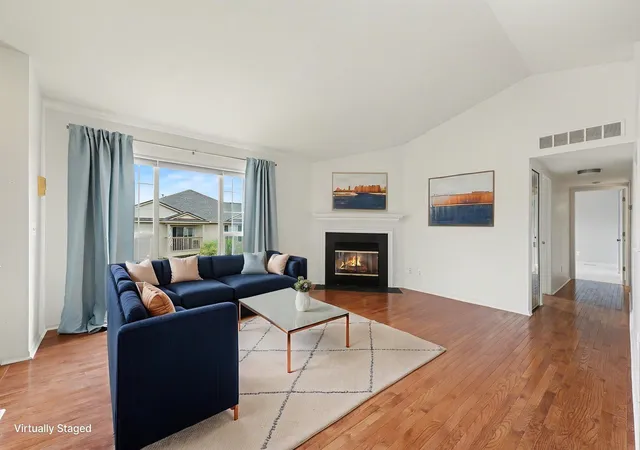Listing Photo 4 - Condo for sale in building located at 107 Commons Cir, Saline, MI 48176