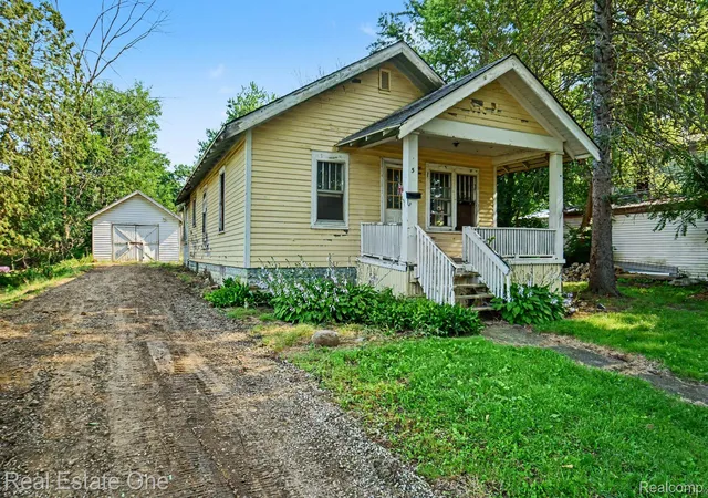 Photo 3 of Single family home for sale at 5 3rd Street, Yale, MI 48097 | MLS# 20261049973 | Listing updated on 2026-07-16