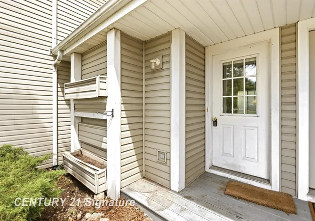 Listing Photo 5 - Condo for sale in building located at 6124 Normandy Dr, Saginaw, MI 48638