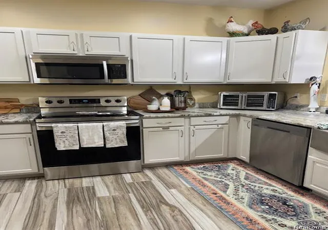 2nd image of 47544 Pembroke Dr, Canton, MI 48188 | MLS# 20261049984