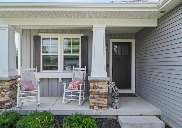 Listing Photo 2 - Condo for sale in building located at 11526 Wilmington Dr, Allendale, MI 49401