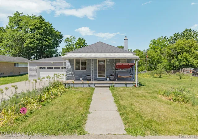 Photo 1 of Single family home for sale at 32417 Linderman Ave, Warren, MI 48093 | MLS# 20261050003 | Listing updated on 2026-09-01