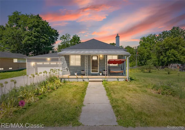 Photo 2 of Single family home for sale at 32417 Linderman Ave, Warren, MI 48093 | MLS# 20261050003 | Listing updated on 2026-09-01