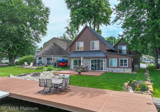 Photo 1 of Sale Pending at 3154 Ponemah Dr, Fenton, MI 48430 | MLS# 20261050020 | Listing updated on 2026-08-29