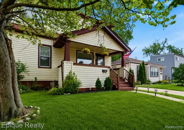 Photo 2 of Single family home for sale at 1904 Farrow St, Ferndale, MI 48220 | MLS# 20261050031 | Listing updated on 2026-10-08