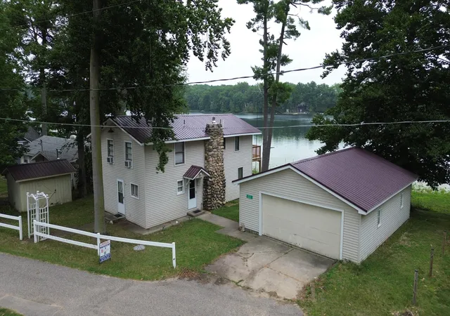 1st image of 141 S Beechwood Dr Sw, Stanton, MI 48888 | MLS# 72026033169