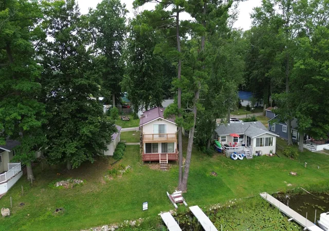 2nd image of 141 S Beechwood Dr Sw, Stanton, MI 48888 | MLS# 72026033169