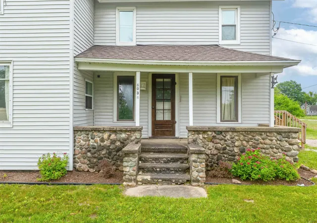 Photo 2 of Single family home for sale at 6034 Bates Rd, Williamsburg, MI 49690 | MLS# 78080070488 | Listing updated on 2026-07-04