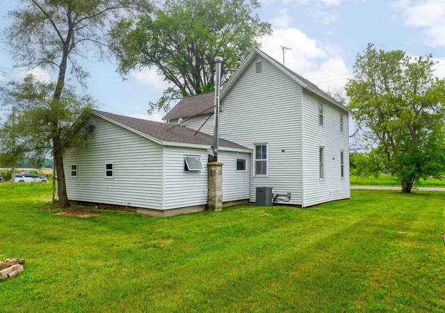 Photo 3 of Single family home for sale at 6034 Bates Rd, Williamsburg, MI 49690 | MLS# 78080070488 | Listing updated on 2026-07-04