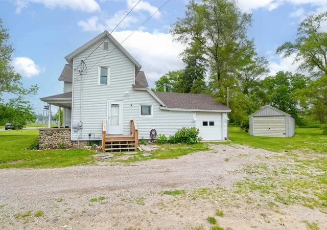 Photo 3 of Single family home for sale at 6034 Bates Rd, Williamsburg, MI 49690 | MLS# 78080070488 | Listing updated on 2026-07-04