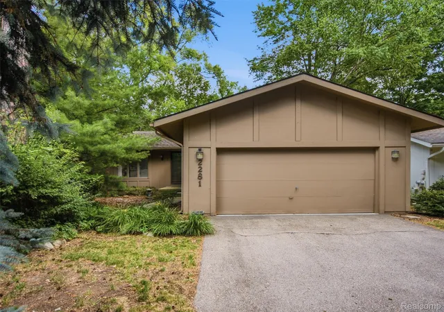 Photo 22 of Condo for sale at 2281 Forest Glen, West Bloomfield, MI 48324 | MLS# 20261050047 | Listing updated on 2026-08-24