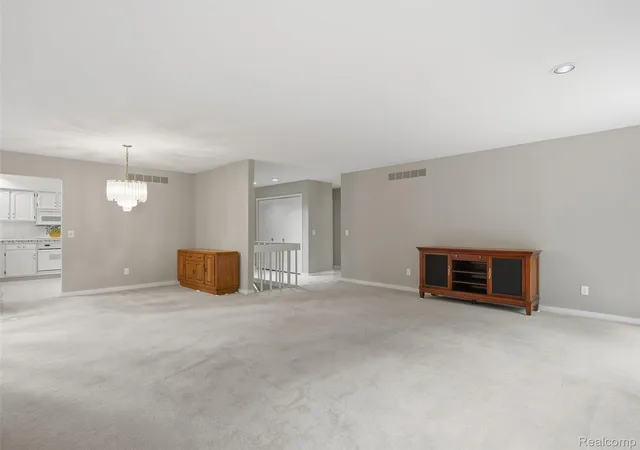 Photo 3 of Condo for sale at 2281 Forest Glen, West Bloomfield, MI 48324 | MLS# 20261050047 | Listing updated on 2026-10-20