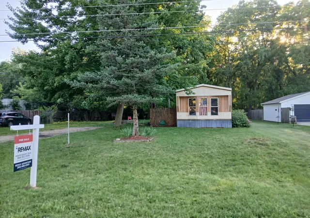 Photo 1 of Single family home for sale at 75690 Marie Dr, Lawton, MI 49065 | MLS# 66026033181 | Listing updated on 2026-09-10