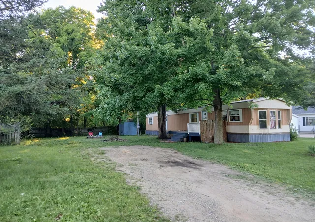 Photo 3 of Single family home for sale at 75690 Marie Dr, Lawton, MI 49065 | MLS# 66026033181 | Listing updated on 2026-09-10