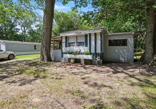 Photo 1 of Single family home for sale at 5648 W Johnson Rd, Ludington, MI 49431 | MLS# 67026033182 | Listing updated on 2026-07-21