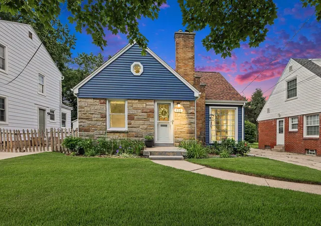 1st image of 934 Reynard St Se, Grand Rapids, MI 49507 | MLS# 65026033186
