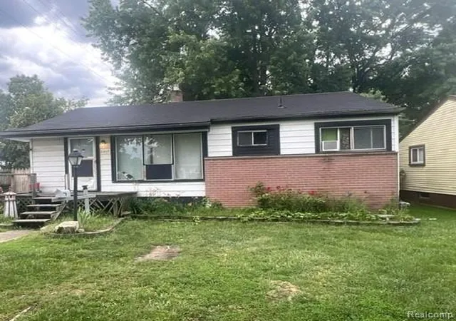 Photo 2 of Single family home for sale at 31415 Glen St, Westland, MI 48186 | MLS# 20261050076 | Listing updated on 2026-09-01