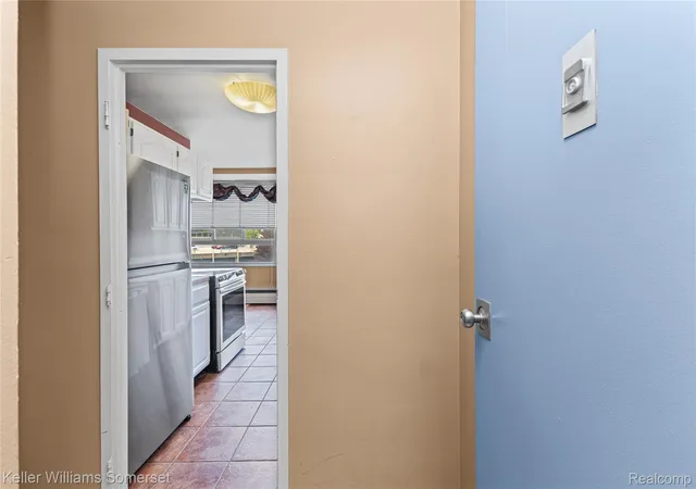 Listing Photo 4 - Condo for sale in building located at 8900 Jefferson Ave, Detroit, MI 48214 - Unit #204
