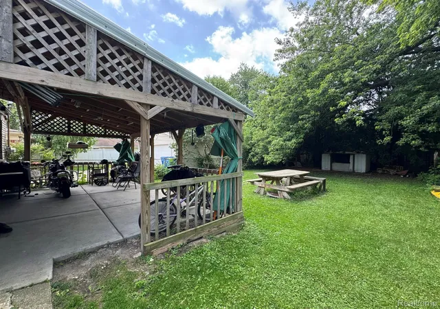 Photo 3 of Single family home for sale at 4640 Jackson St, Dearborn Heights, MI 48125 | MLS# 20261050085 | Listing updated on 2026-07-06