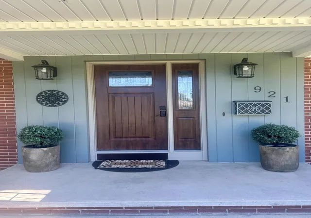 Photo 2 of Single family home for sale at 921 Par 4 Cir, Kalamazoo, MI 49008 | MLS# 65026033210 | Listing updated on 2026-08-24