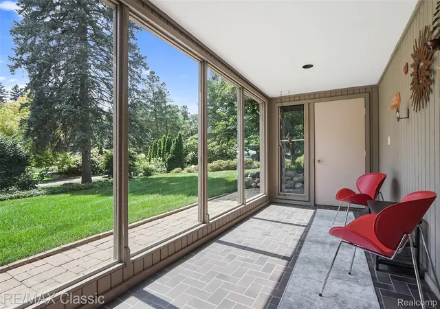 Photo 3 of Single family home for sale at 2953 Little Ln, Bloomfield Charter Township Oakland, MI 48302 | MLS# 20261050109 | Listing updated on 2026-09-02