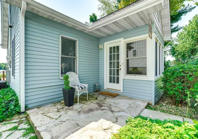 Photo 3 of Single family home for sale at 51479 Summit St, Paw Paw, MI 49079 | MLS# 81026033219 | Listing updated on 2026-09-15