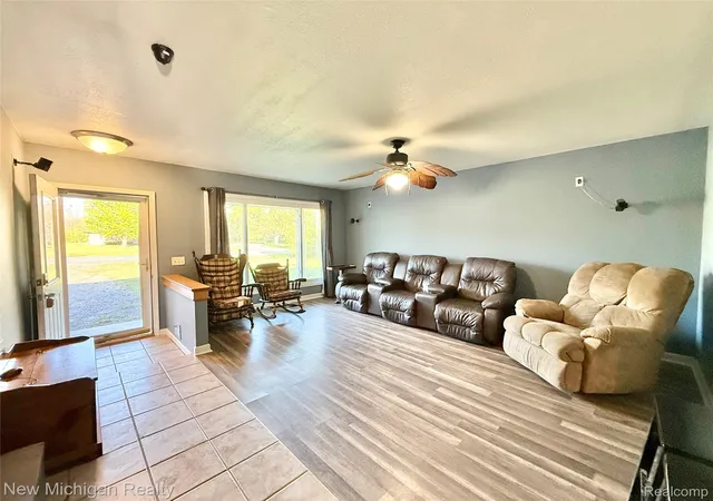 Photo 4 of Single family home for sale at 5288 Torrey Rd, Flint, MI 48507 | MLS# 20261050113 | Listing updated on 2026-07-21