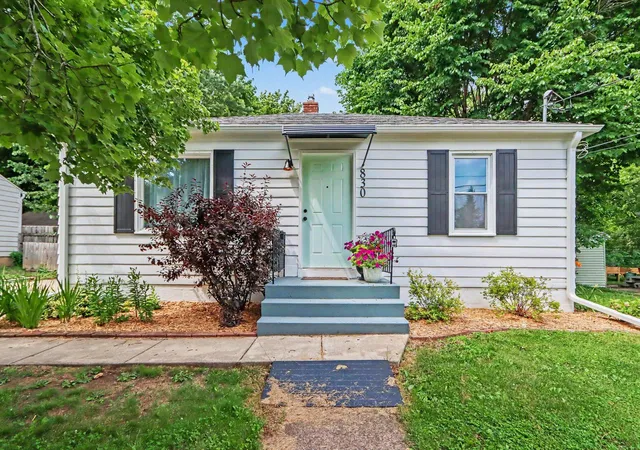 2nd image of 830 Edison St, Kalamazoo, MI 49004 | MLS# 66026033227