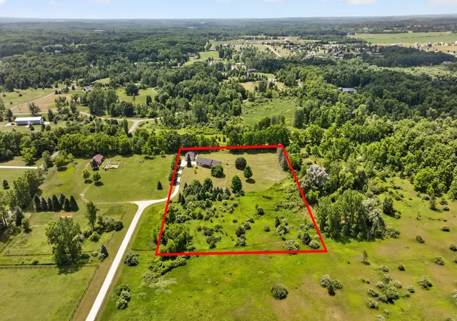 Photo 3 of Single family home for sale at 18167 W Austin Rd, Manchester, MI 48158 | MLS# 55026033239 | Listing updated on 2026-08-03